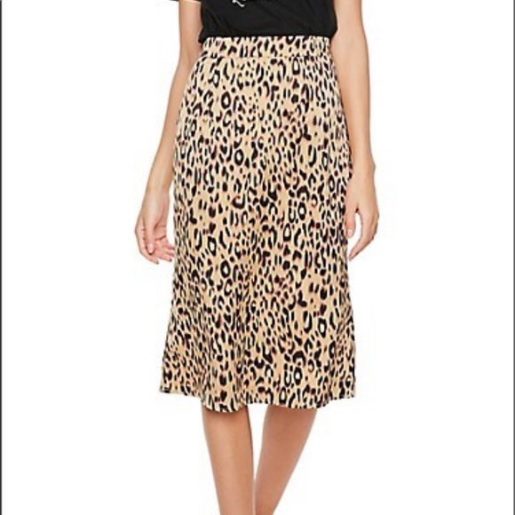 Missguided Dresses & Skirts - Misguided a-Line Leopard Skirt